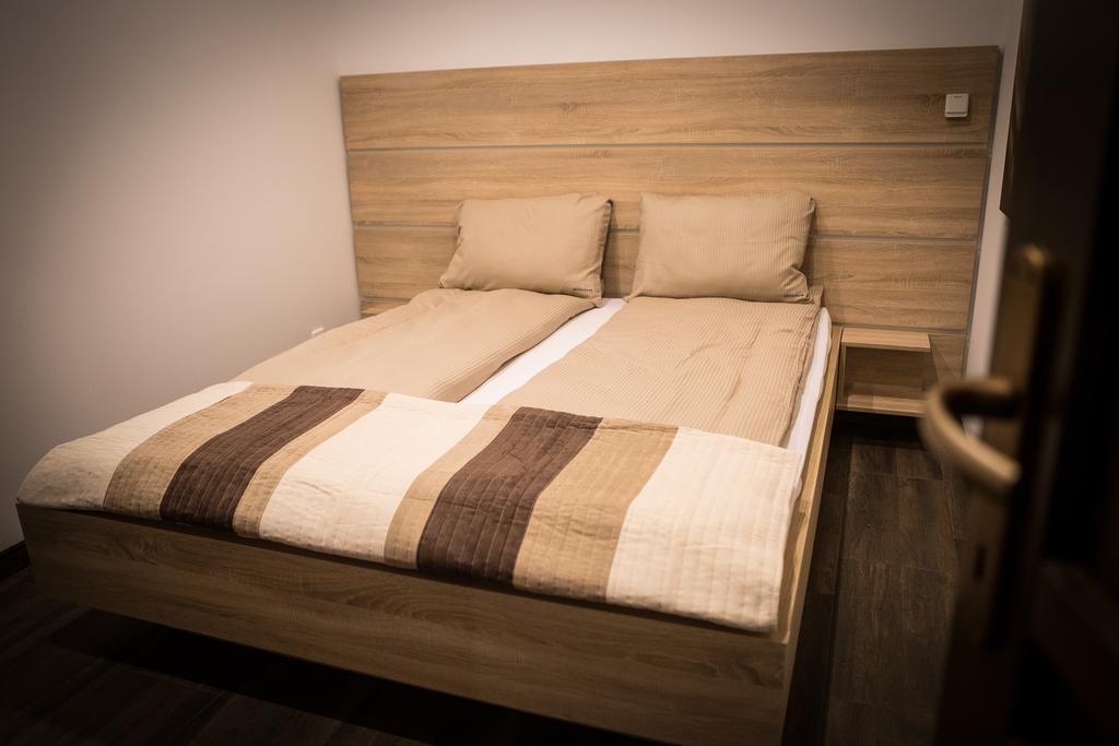 Relax Apartmanhaz มูราฮาลอม ภายนอก รูปภาพ