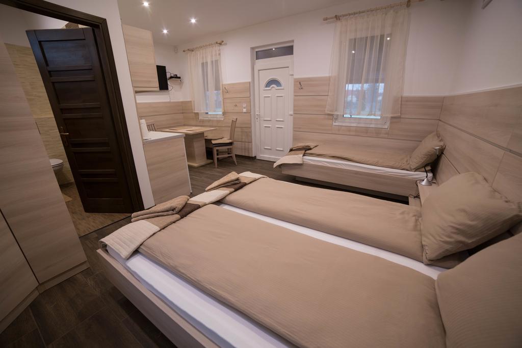 Relax Apartmanhaz มูราฮาลอม ภายนอก รูปภาพ