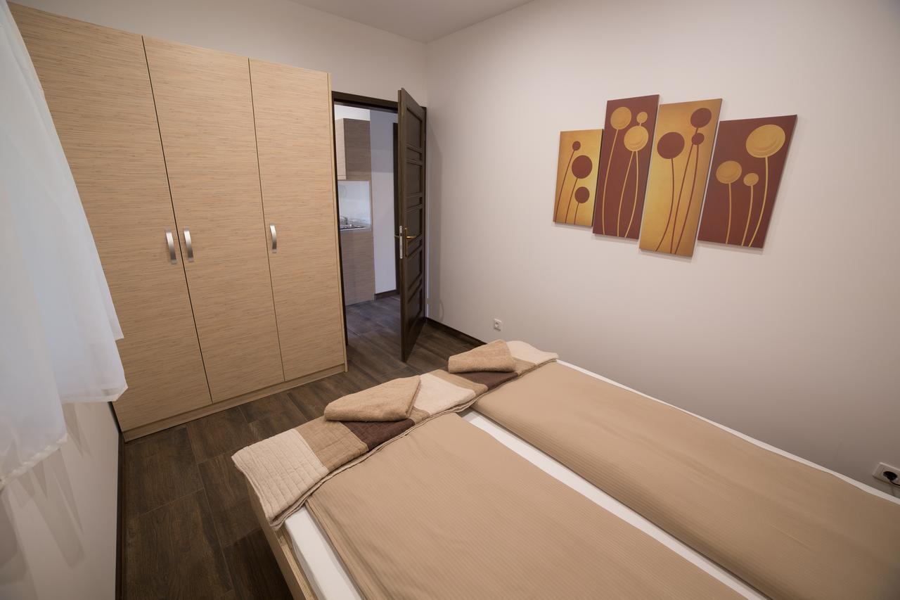 Relax Apartmanhaz มูราฮาลอม ภายนอก รูปภาพ