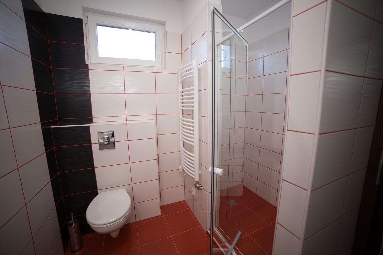 Relax Apartmanhaz มูราฮาลอม ภายนอก รูปภาพ